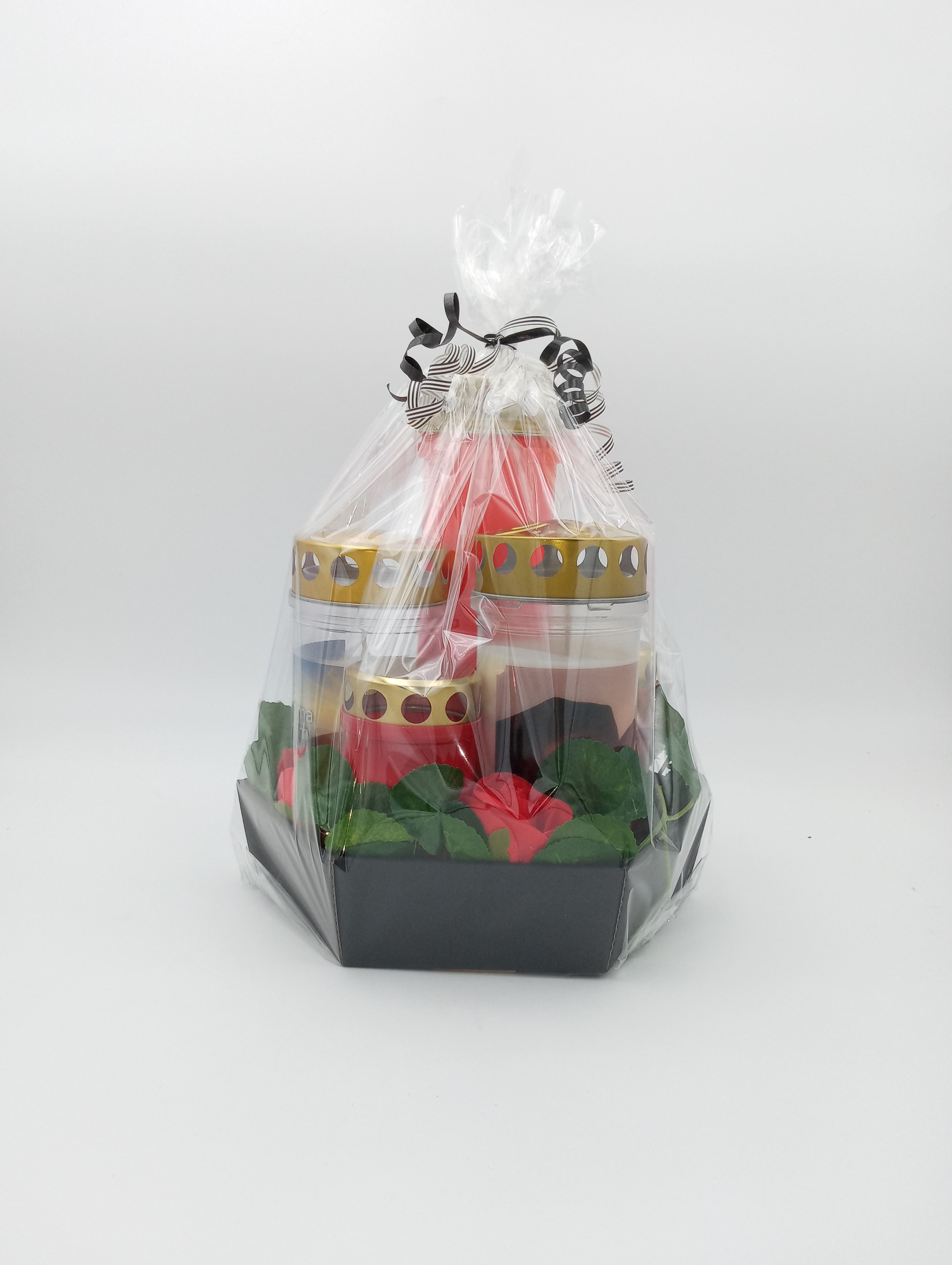 Kerzenpaket in schwarzem Karton