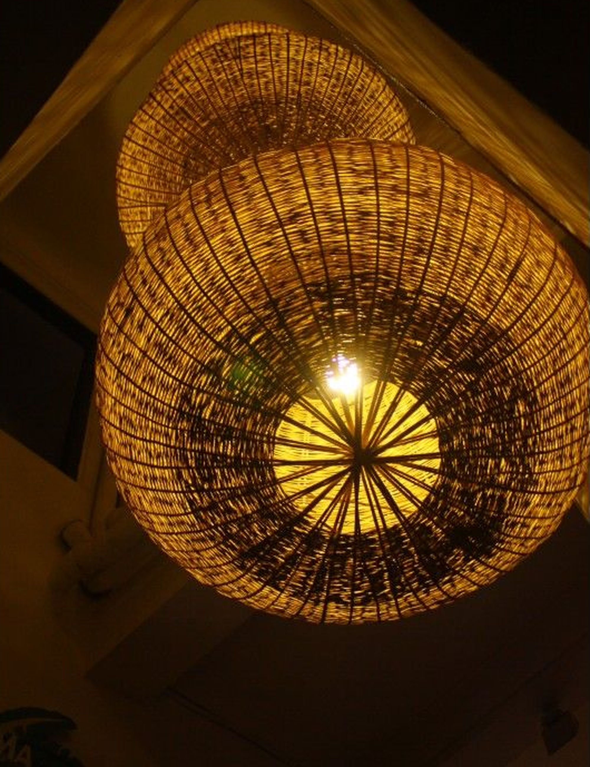 suspension luminaire rotin