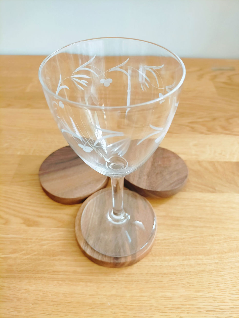 Miniature : sous verre en bois de noyer