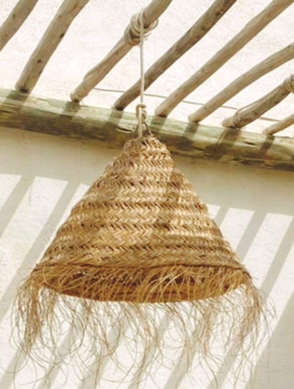 suspension paille forme cone