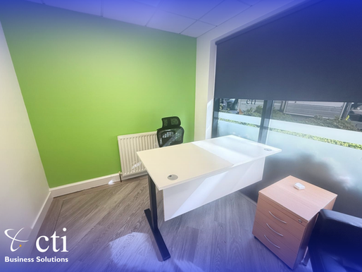 💪✨ Transforming Workspaces, One Room at a Time!