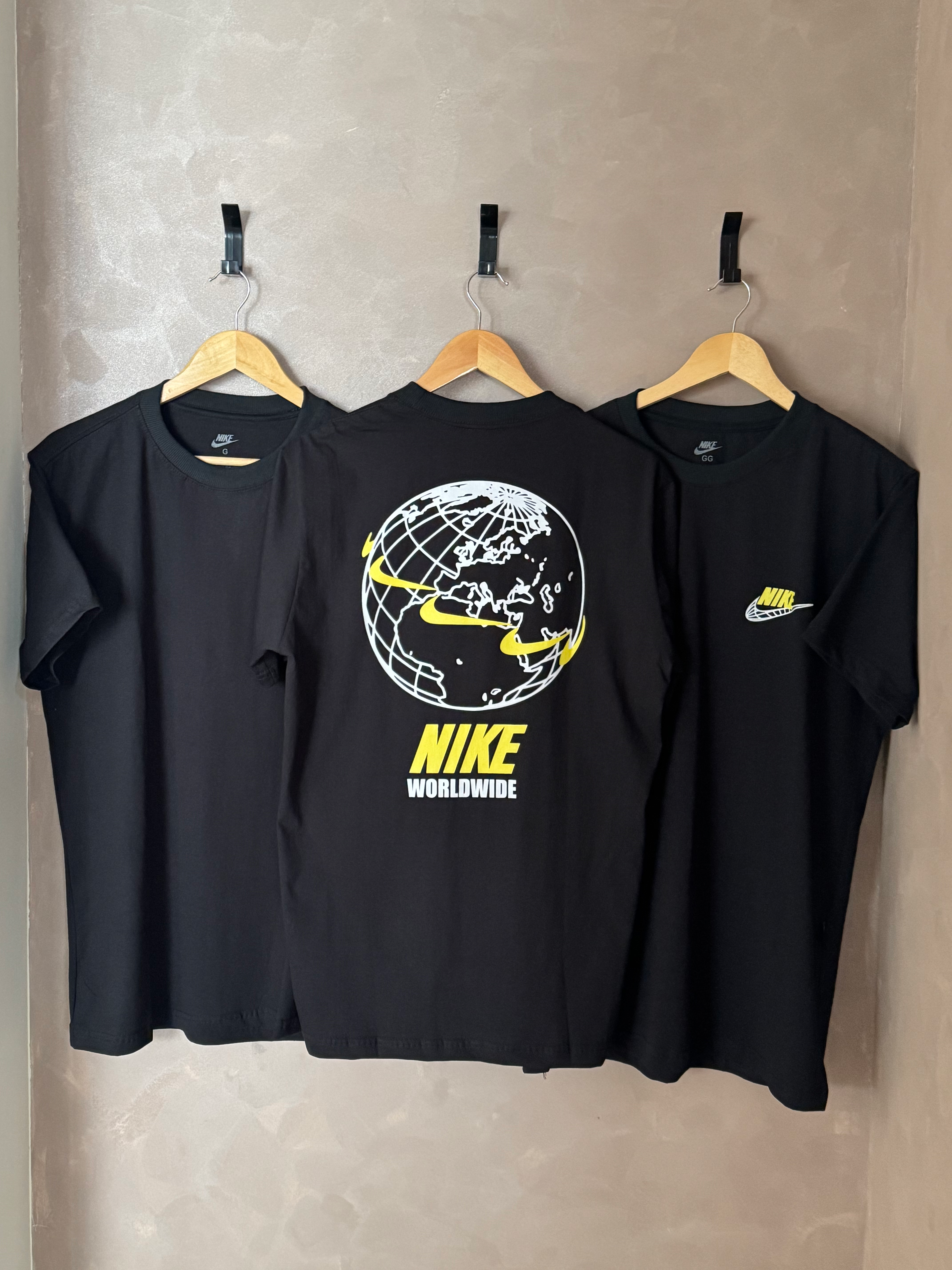 Camiseta Nike Worldwide Preta