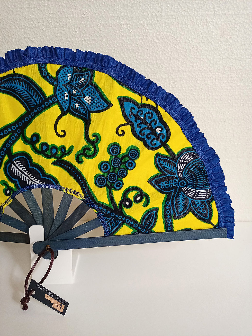 Miniatura: Abanico Artesanal Jardín Luminoso azul