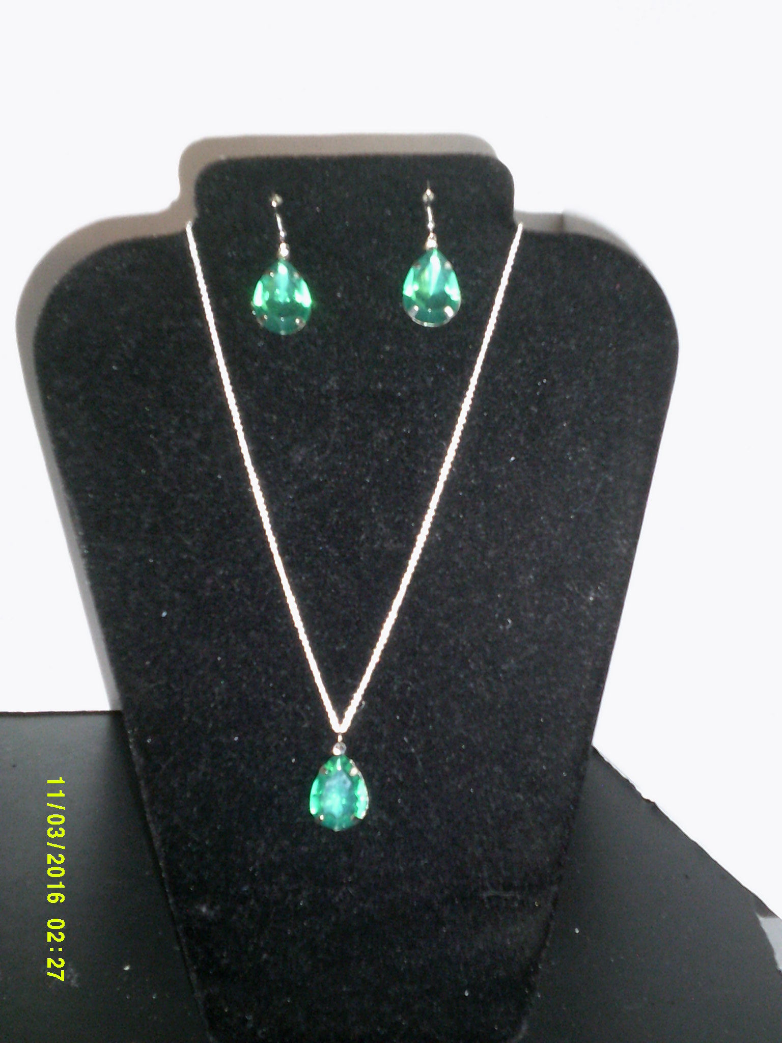 Green Tear Drop Set