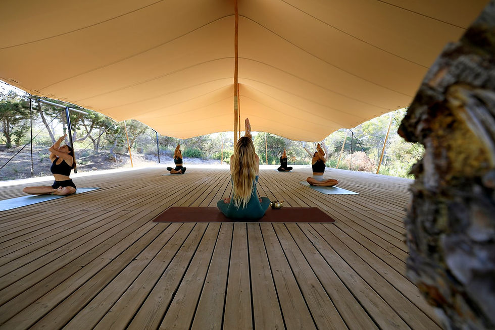 Blanco Hotel, el nuevo refugio wellness de Formentera, celebrará la llegada de la nueva estación con un exclusivo retiro de cuatro días, dirigido por Chandra Community. Diseñado para aprovechar la energía renovadora del elemento tierra, este retiro ofrece una transición armoniosa hacia el otoño, brindando un espacio de reconexión personal tras la intensidad del verano, en el entorno mágico y sereno de la isla.