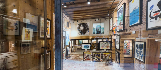 Barcelona tiene una nueva dirección para los amantes del arte. Entre callejones de piedra, cafeterías con aire de antaño y la pulsión creativa del Born, acaba de abrir sus puertas BF4gallery, un espacio que mezcla pasado y presente con la naturalidad de quien entiende que la belleza no envejece: solo se transforma.