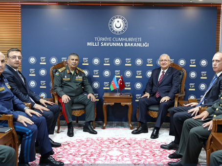 Azerbaijani and Turkish defense ministers hold meeting in Istanbul
