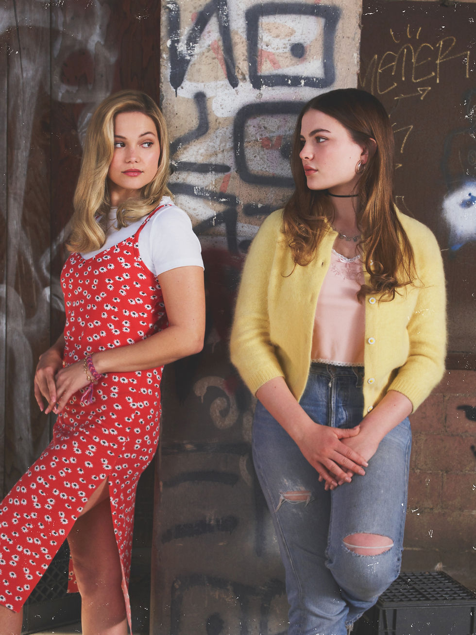 As personagens Kate e Jeanette de Cruel Summer