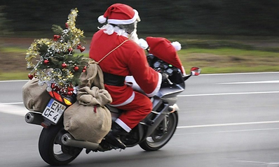 Il noleggio moto JOTA CAFE è aperto a Natale a Barcellona, Girona e Ibiza.