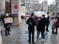 Cubo de la verdad 26 de Marzo, Plaza España