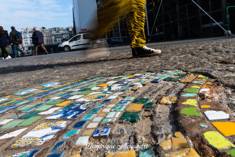 Mosaïc dans le quartier Beaubourge du centre george Pompidou à Paris