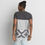 Thumbnail: T-SHIRT CON CUELLO REDONDO, BOLSILLO Y ESTAMPADO EN PIEZAS AEO