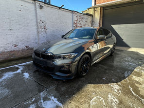 Foto's van een BMW 330e Plugin Hybride, ingevoerd vanuit Nederland in absolute nieuwstaat met zeer weinig kilometerstand.