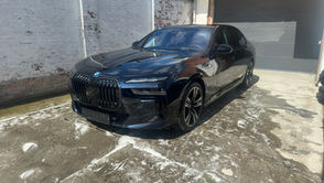 Zwarte BMW i7 xDrive60 – case study voor klant ingevoerd vanuit Duitsland. Duitse Minister werd erin rondgereden, 1,5 jaar oud, 40.000 km, full specs via SoHo Automotive