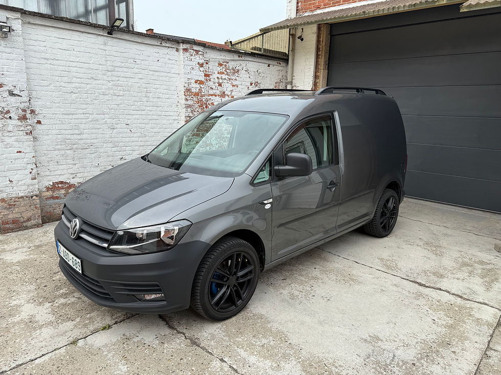 Volkswagen Caddy automaat grijs, vooraanzicht, geïmporteerd uit Duitsland door SoHo Automotive