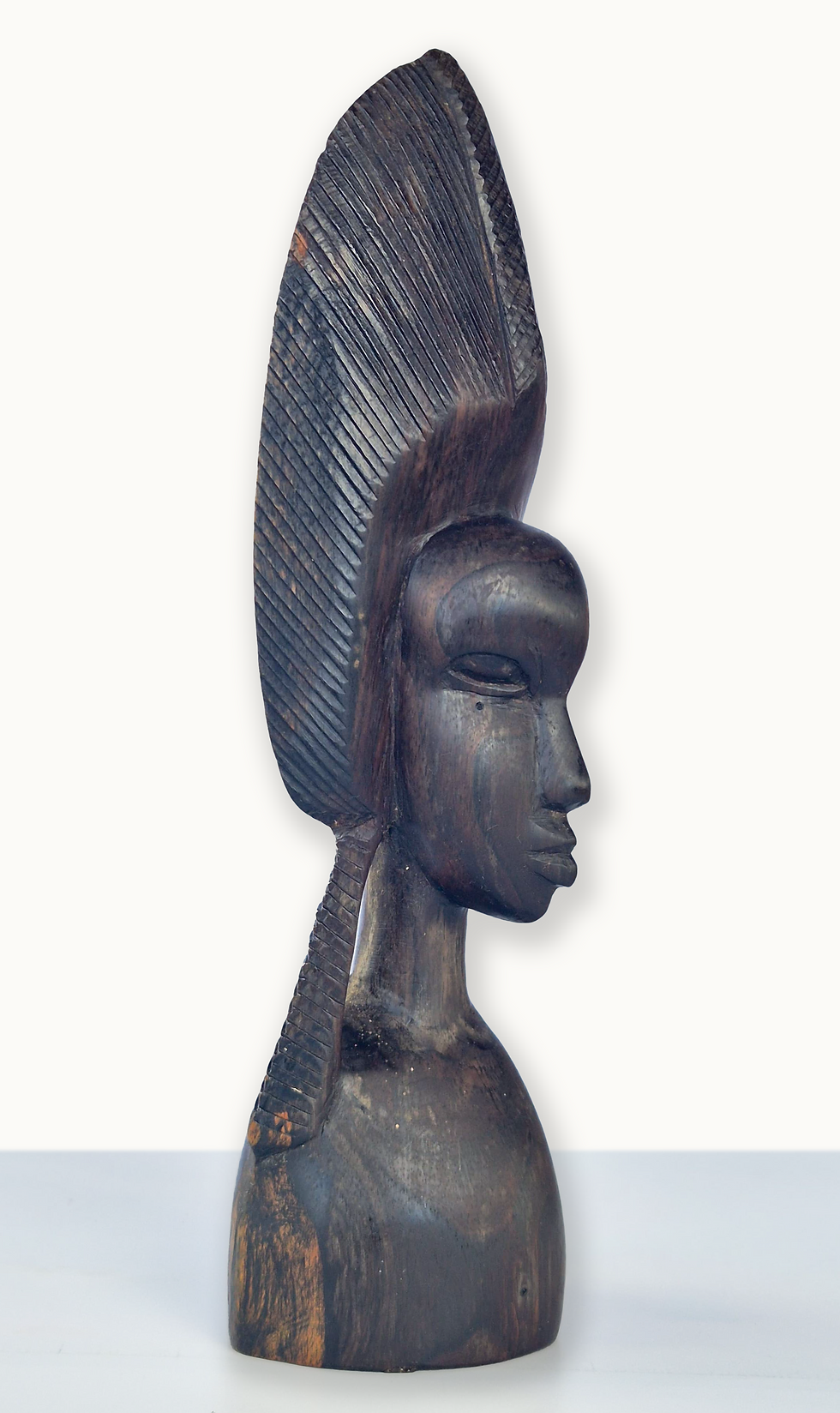 Thumbnail: Small Crowned Ancestor Bust
