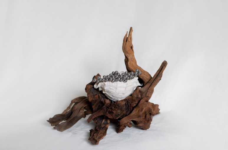 Drift Vessel 2025_ Drift Wood, Shell, & Resin 13.4 x 9.8 x 9.8 in / 34 x 25 x 25 cm