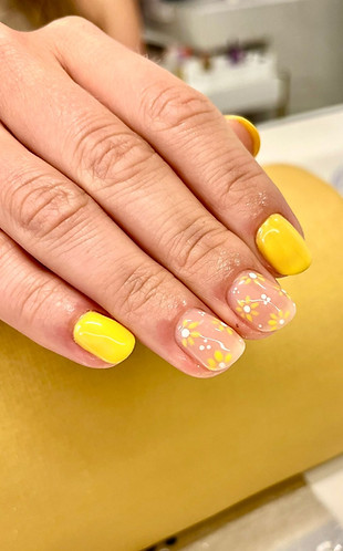 Manicure Tradicional - Bebelle Nails- Pedicure, Manicure especialista em beleza e em esmaltação em SP