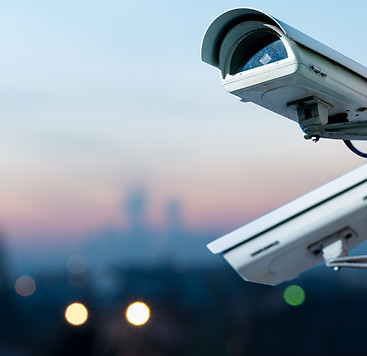 Imagem de Segurança Perimetral - Stack Soluções & Telecom: Proteção Avançada com Cancelas e Cerca Elétrica