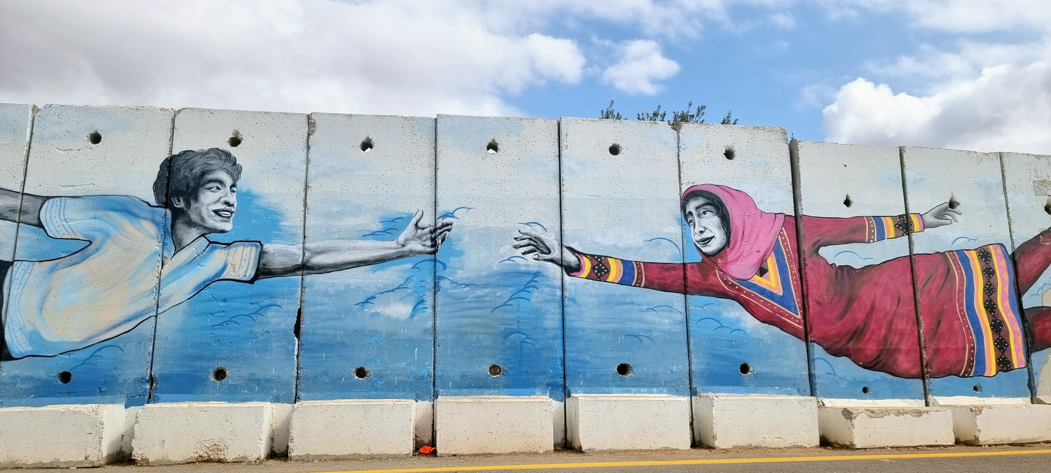 קירות מדברים: שתולה