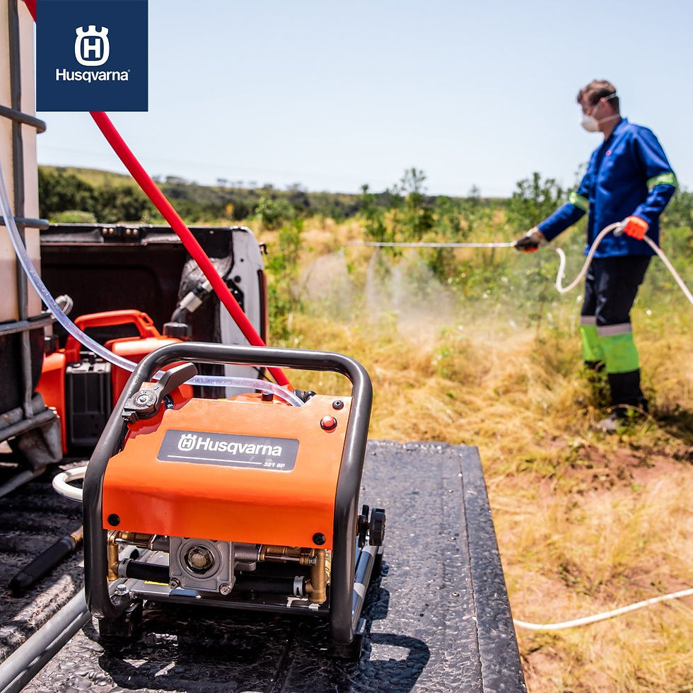 ภาพขนาดย่อ: Husqvarna 321SP เครื่องพ่นยาแบบหิ้ว