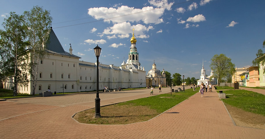Кремлевская_площадь_в_Вологде.jpeg