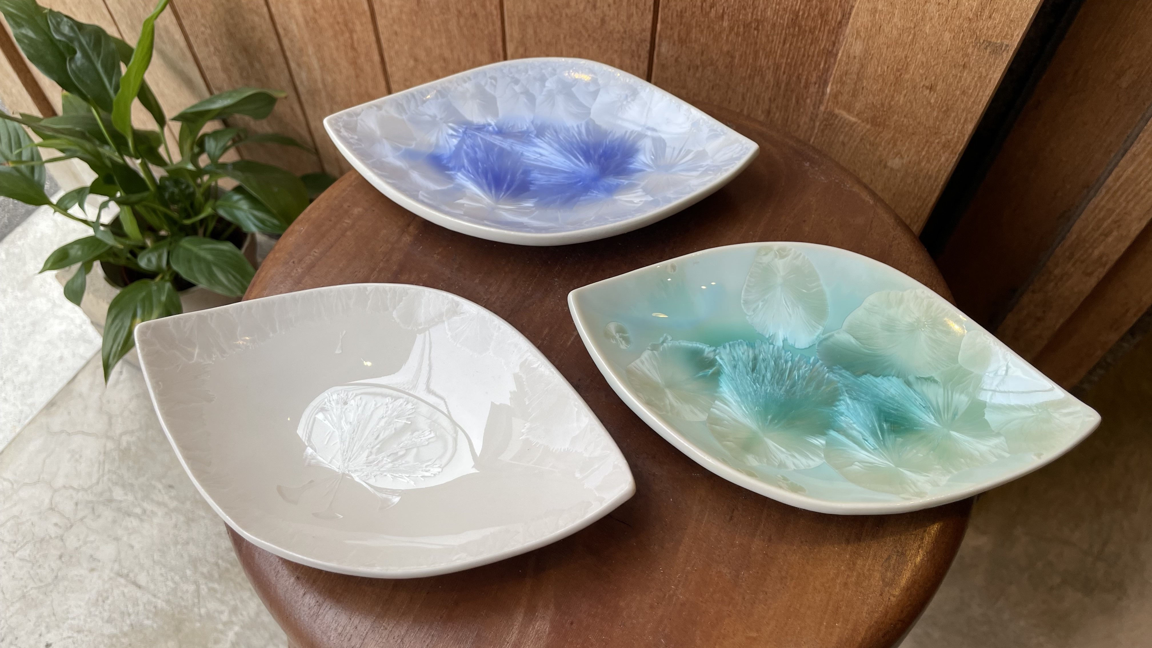 間美恵　結晶釉　木の葉皿