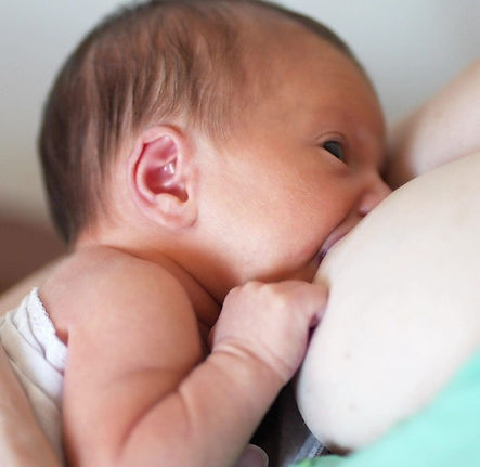 21877-MATERNIDADE-BLOG-de-Maternidade-A-pega-da-amamentacao-exercicios-que-podem-ajudar-ne