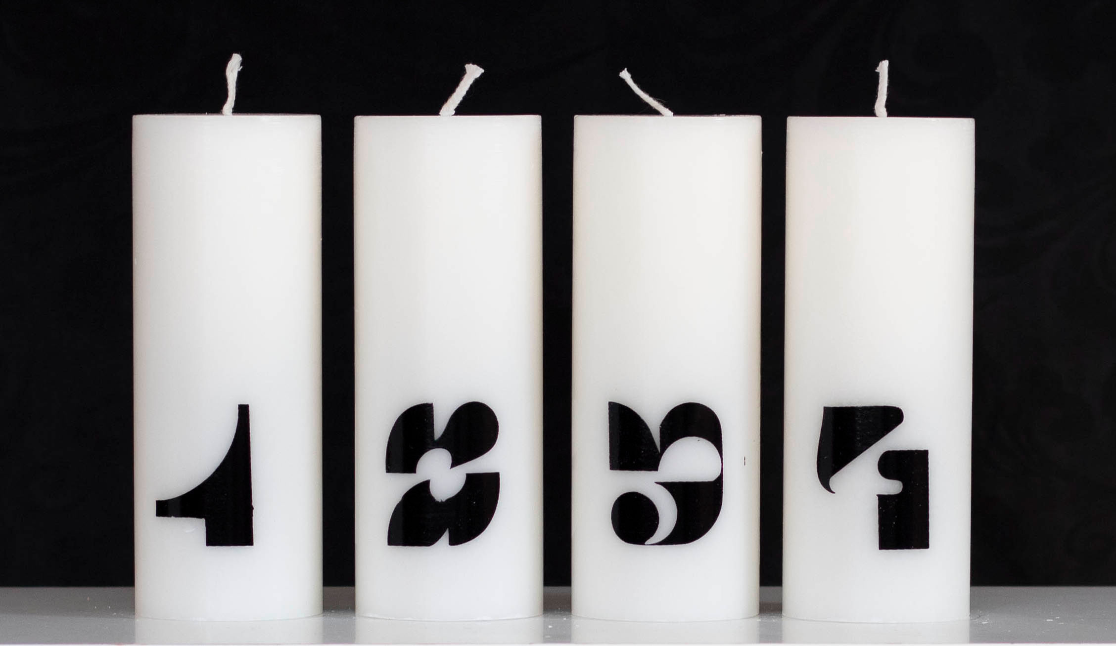 Adventsljus vit 100% stearin med tryck handmade Ø 55x150mm