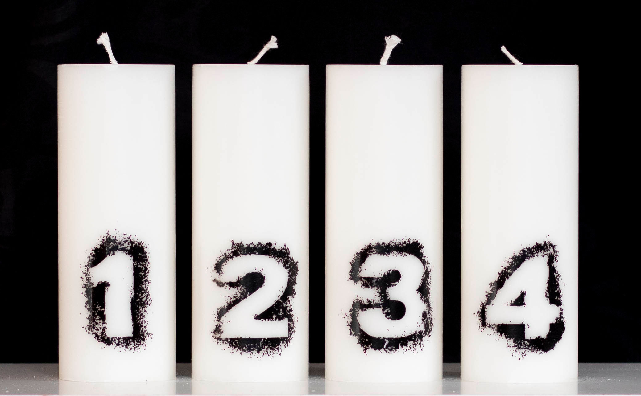 Adventsljus vit 100% stearin med tryck handmade Ø 55x150mm