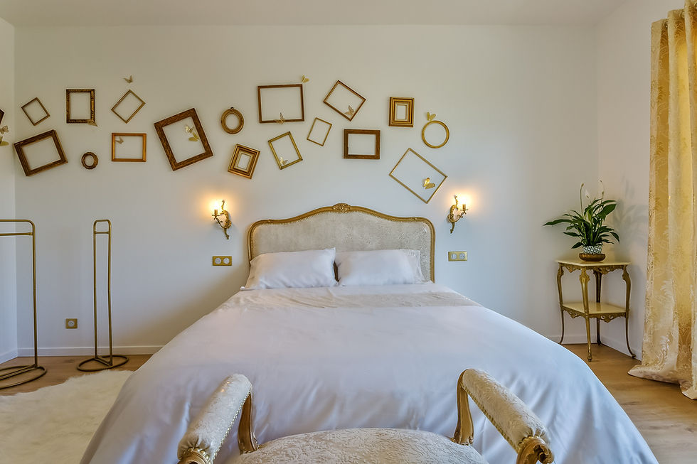 chambre blanche et or - location saisonnière à Aix les bains entre Annecy et Chambéry