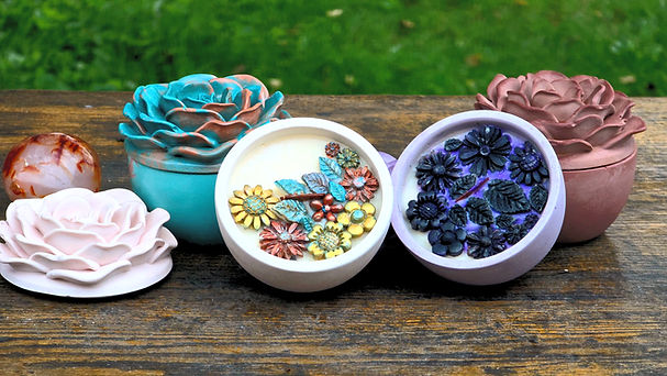 luxury-handmade-gold-floral-candle-marias-candscents-hero.jpg