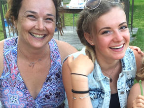 Déborah Fiaux and Izia Jeen