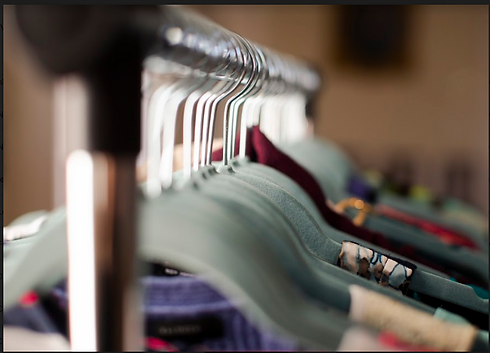 amaris clothes rack.png