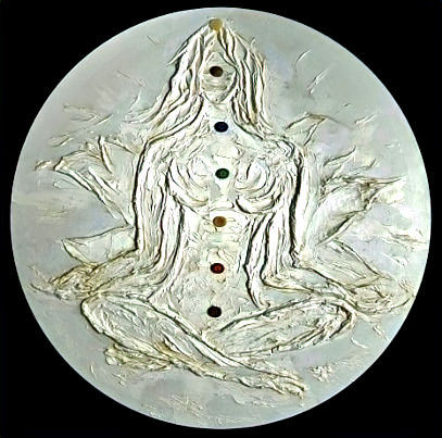 Michela Fabeni Art Gallery  |Woman in Lotus: Bas-relief between Light, Matter and the Inner Sacred