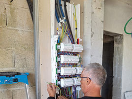 ⚡ 10 signes qu’il faut changer son tableau électrique