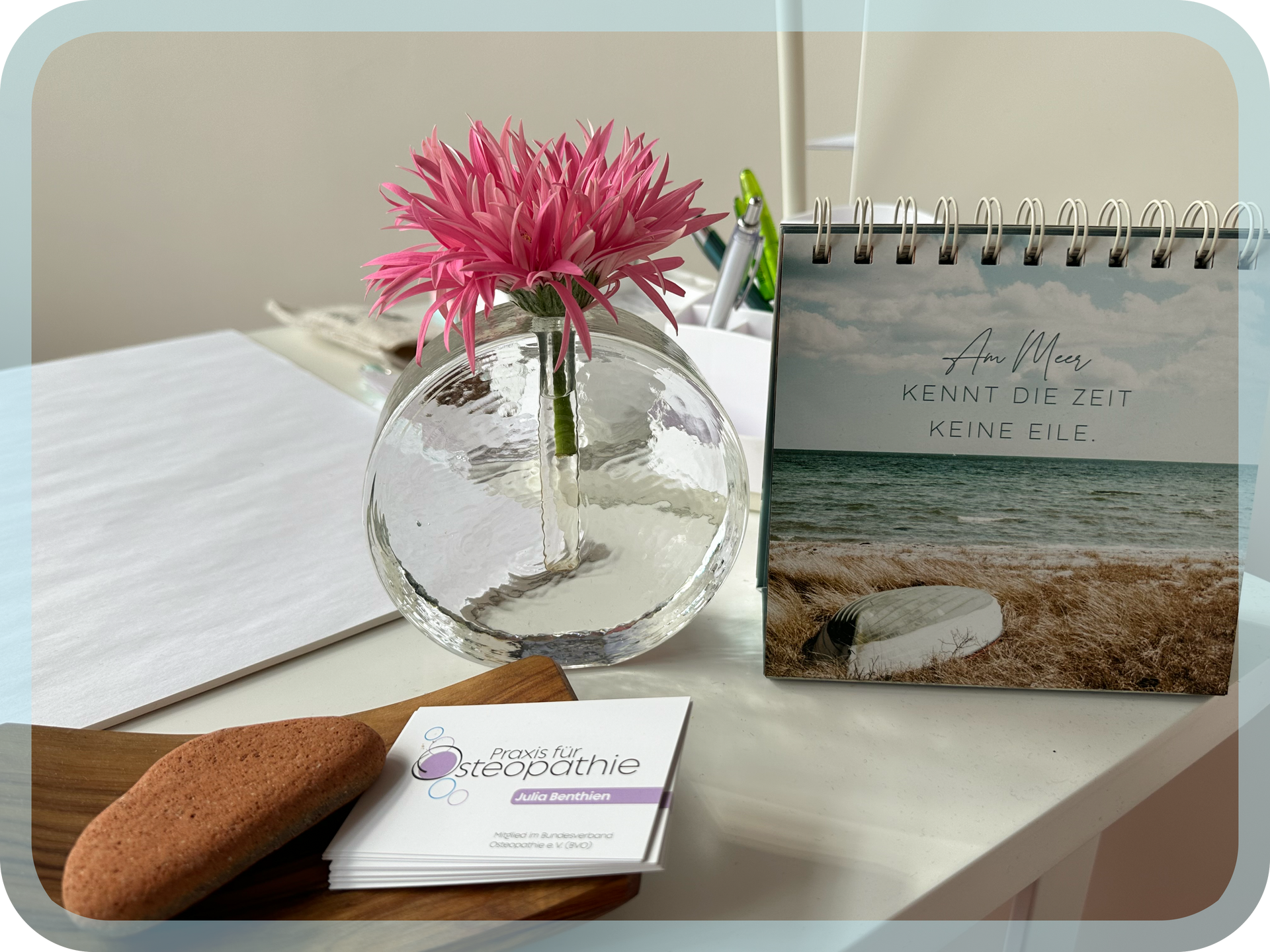 Visitenkarten von Julia Benthien in der Praxisgemeinschaft für Osteopathie in Bad Schwartau