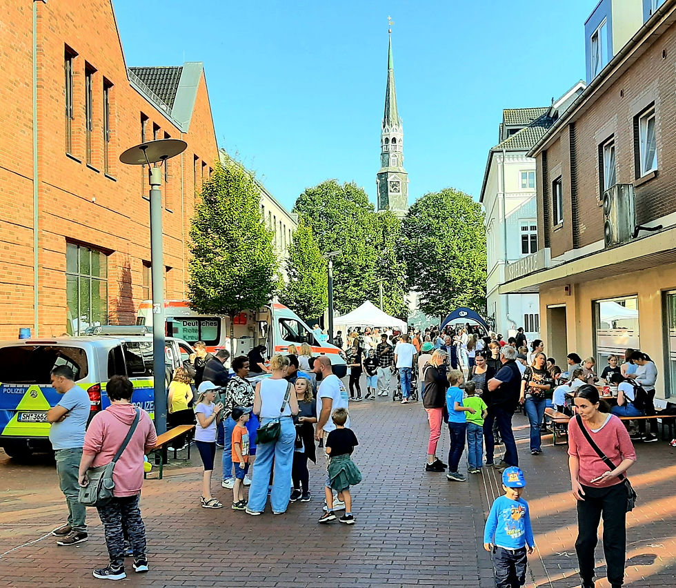 Vielfältige Aktionen ehrenamtlicher Initiativen zum Weltkindertag in der Heider Innenstadt.