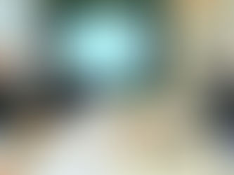 Abstimmungsgespräch mit Vertreterinnen und Vertretern von IHK, Fachhochschule Westküste und VHS zum Thema digitales Lernen in einem Besprechungsraum