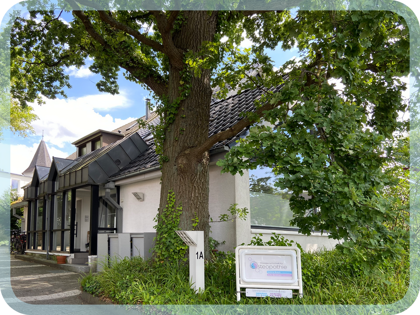 Eingangsbereich der Praxisgemeinschaft für Osteopathie in Bad Schwartau