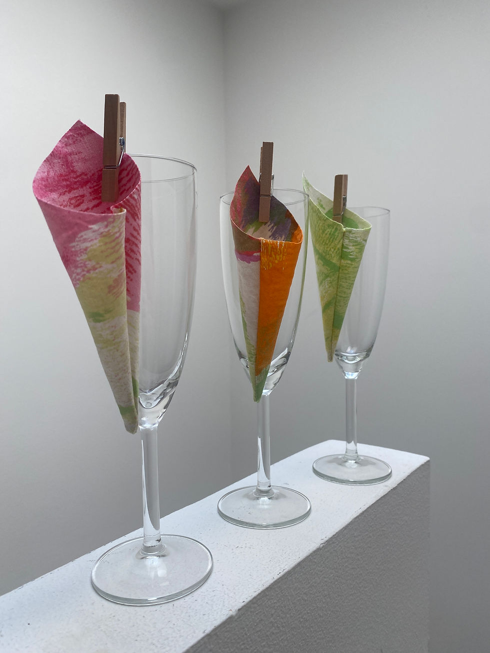 Thumbnail: Farverige kræmmerhuse til champagneglas