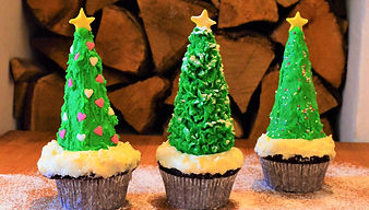Christmas Tree Cupcakes | Eggless Chocolate Cup Cakes