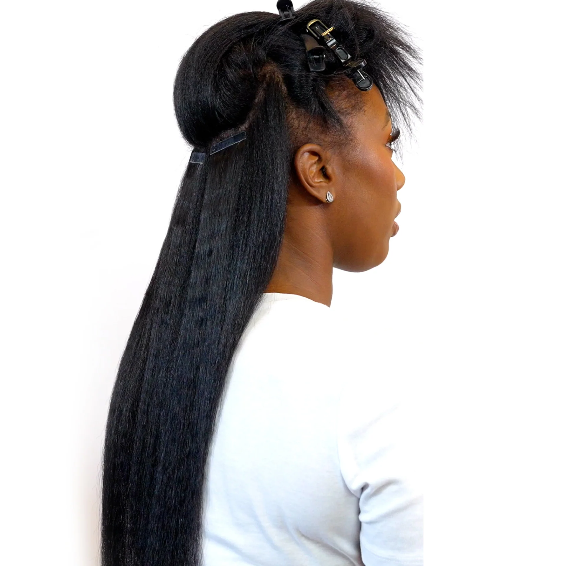 Tapesin Silk, service d'extensions premium et lissage Silk Press. Découvrez la révolution Tape in, des extensions invisibles !