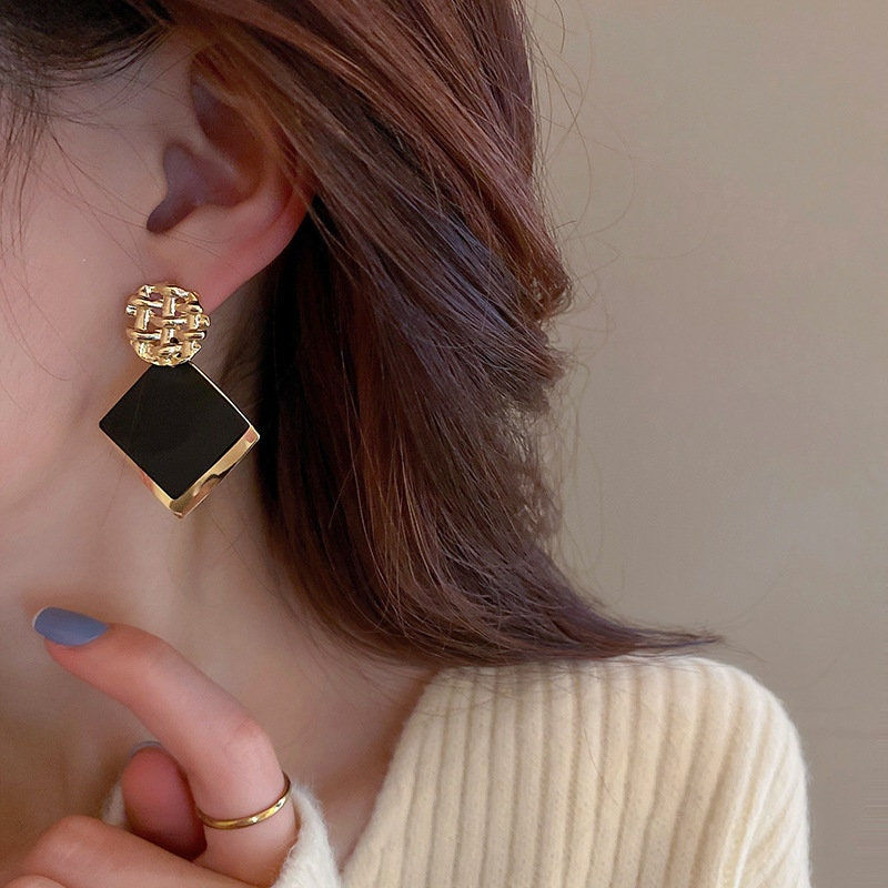 Thumbnail: Delicate Geometric Dangle Earrings, Square Earrings, Black Earrings | HE7447