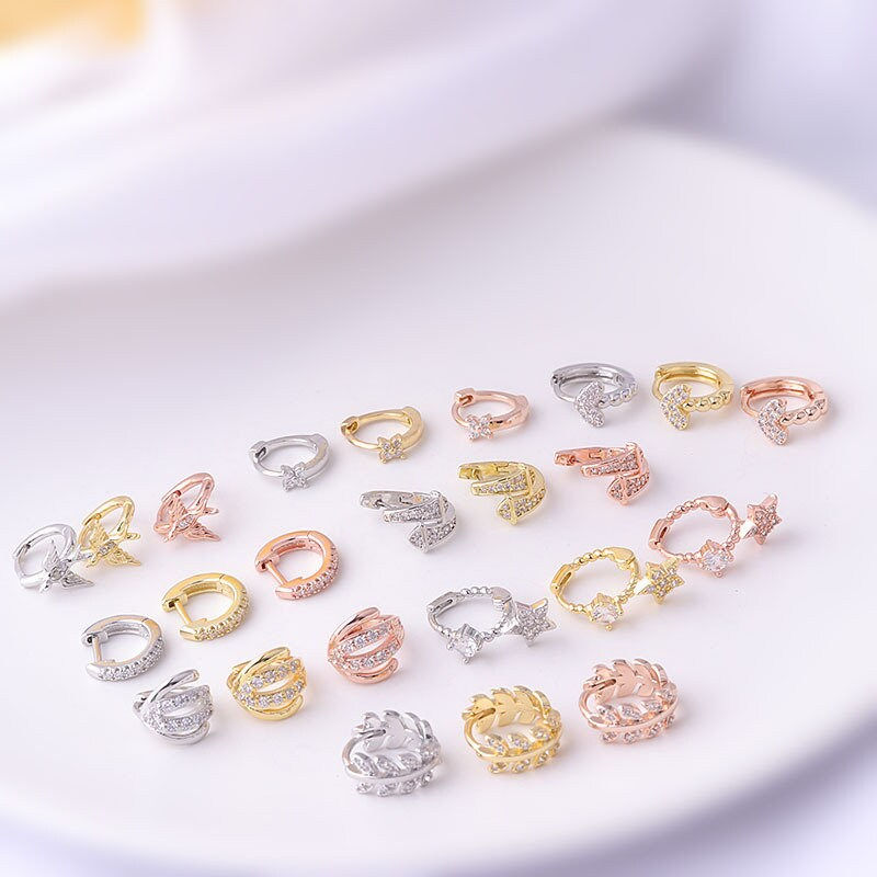 Miniaturbild: 18K Gold Cartilage Earrings, Geometric Hoop Earrings, Heart Earrings | HSPJ648