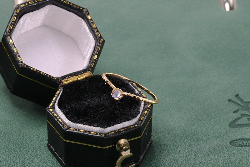 縮圖：Gold Plating Natural Moonstone Black Agate Ring, Three Stone Ring | HJZB-297