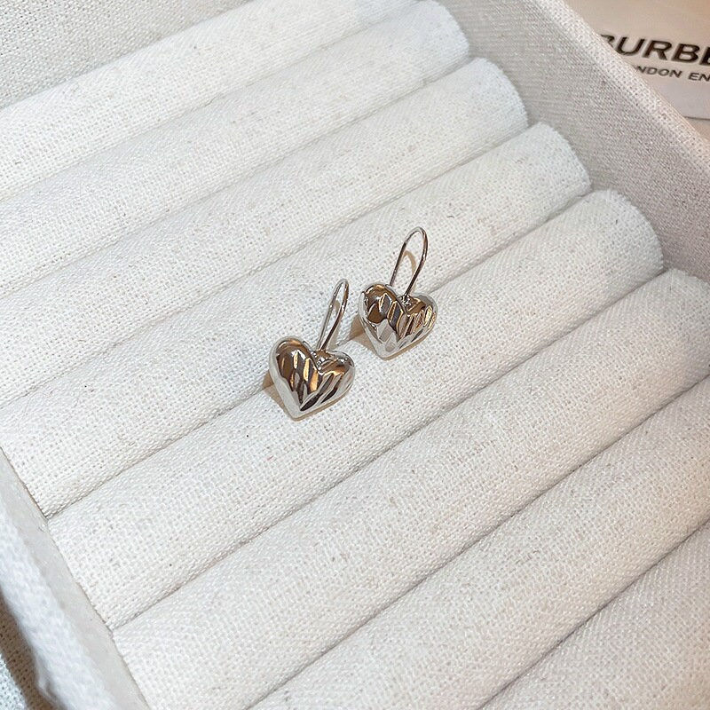 Miniaturbild: Minimalist Heart Hoop Earrings, Heart Earrings, Heart Jewelry | HE12415