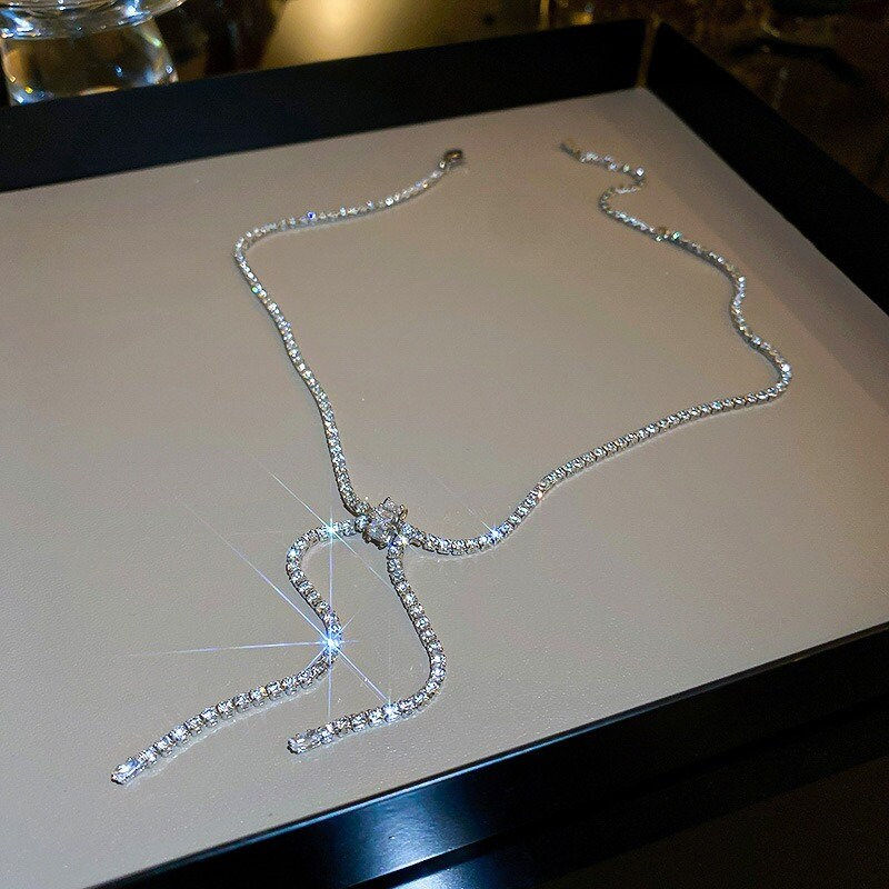 縮圖：Fancy Sparkly Diamond Charm Necklace Silver Rhinestone Bowknot Necklace | HN1986