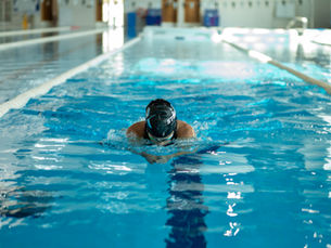 Why It’s Never Too Late to Learn: Adult Swimming Lessons in Abu Dhabi