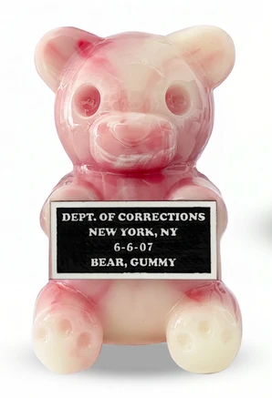 Whisbe-gummy-bear-sculpture